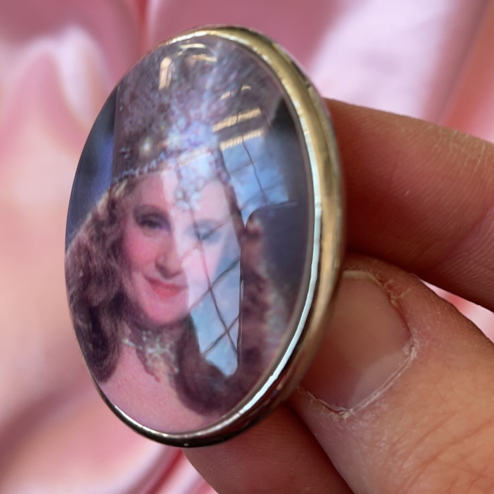 Vintage Tarina Tarantino wizard of Oz Glinda the good witch cameo ring - Picture 10 of 12